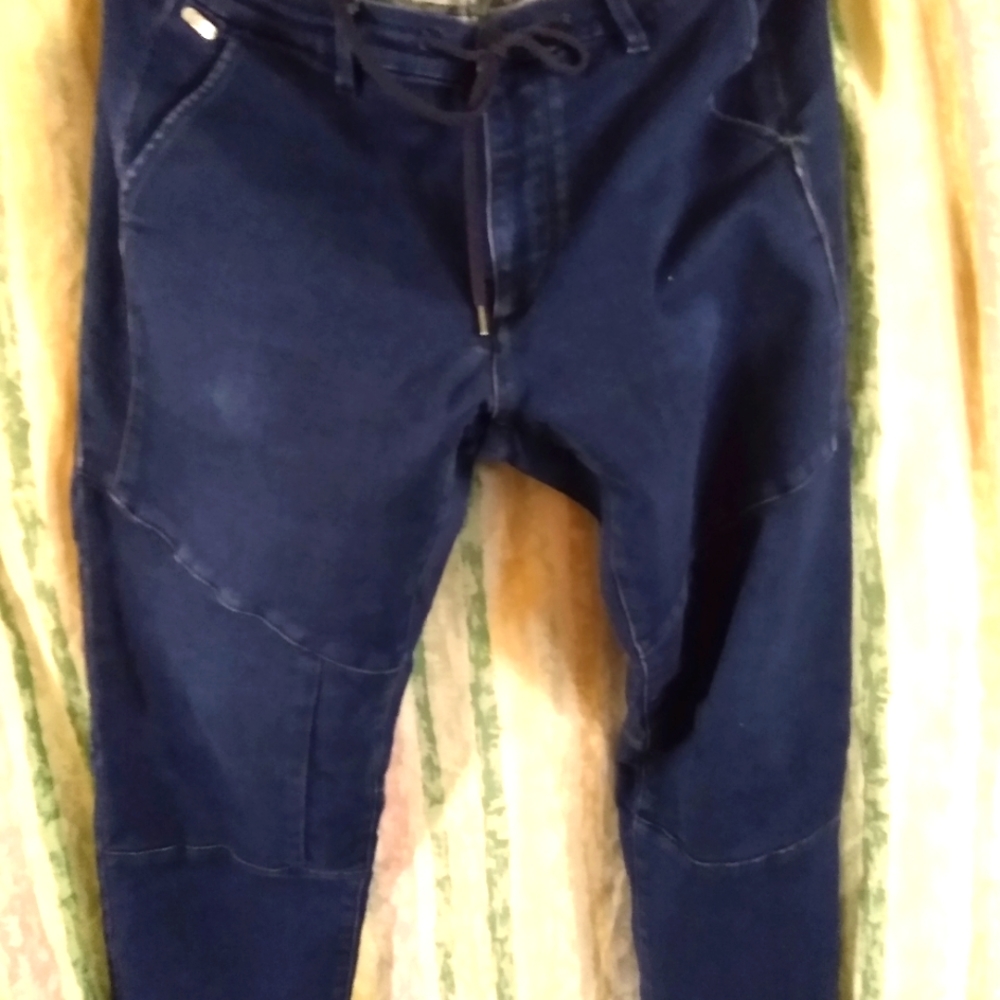 Stretch tapered fit jogger pants
